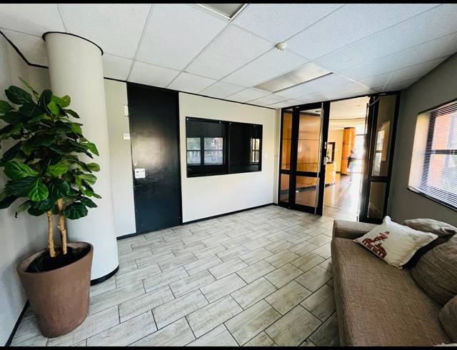 3,397M² OFFICE FOR SALE IN VORNA VALLEY